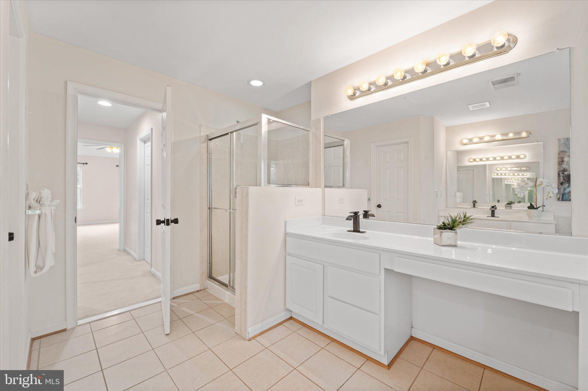 905 ROYAL ELM CT