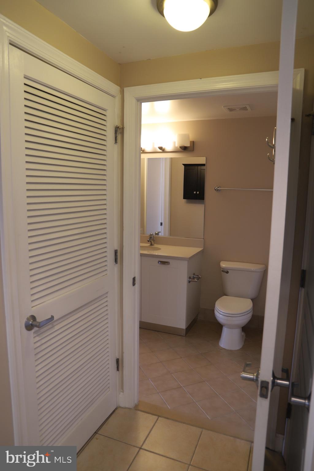 2451 MIDTOWN AVE #1302