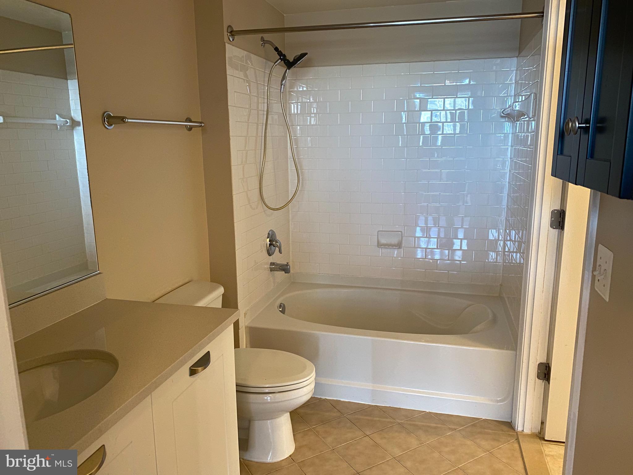 2451 MIDTOWN AVE #1302