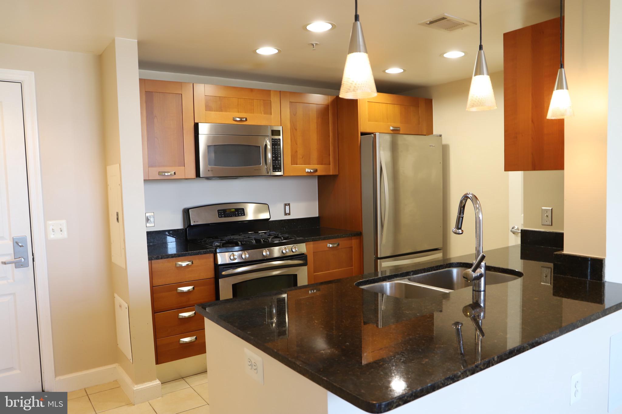 2451 MIDTOWN AVE #1302