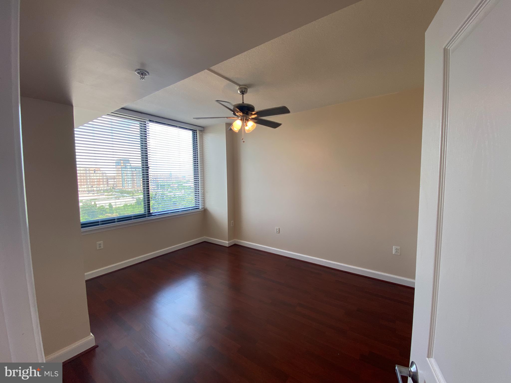 2451 MIDTOWN AVE #1302
