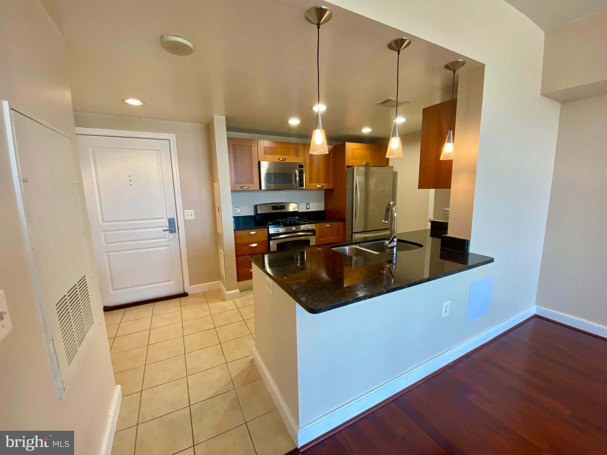 2451 MIDTOWN AVE #1302