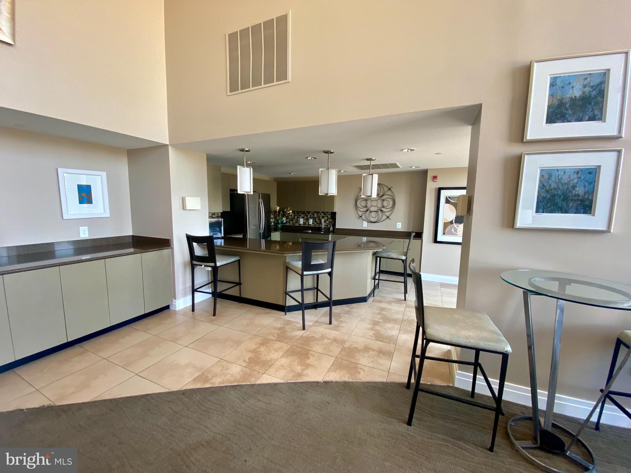 2451 MIDTOWN AVE #1302