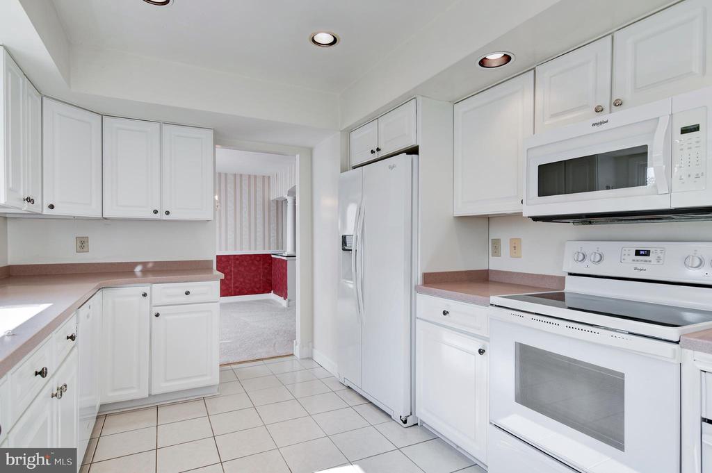 2310 Malraux Dr
