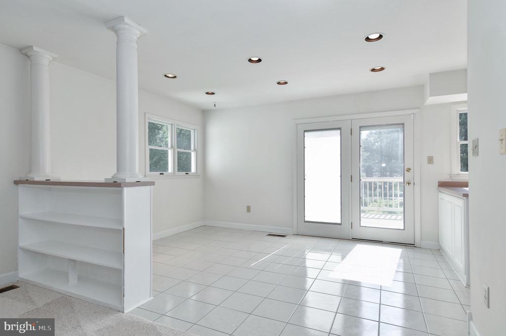 2310 Malraux Dr