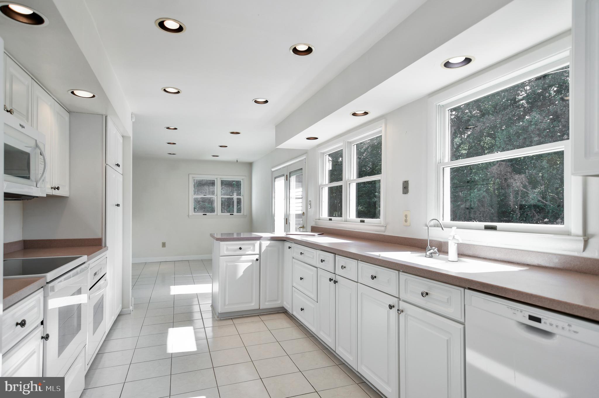 2310 Malraux Dr