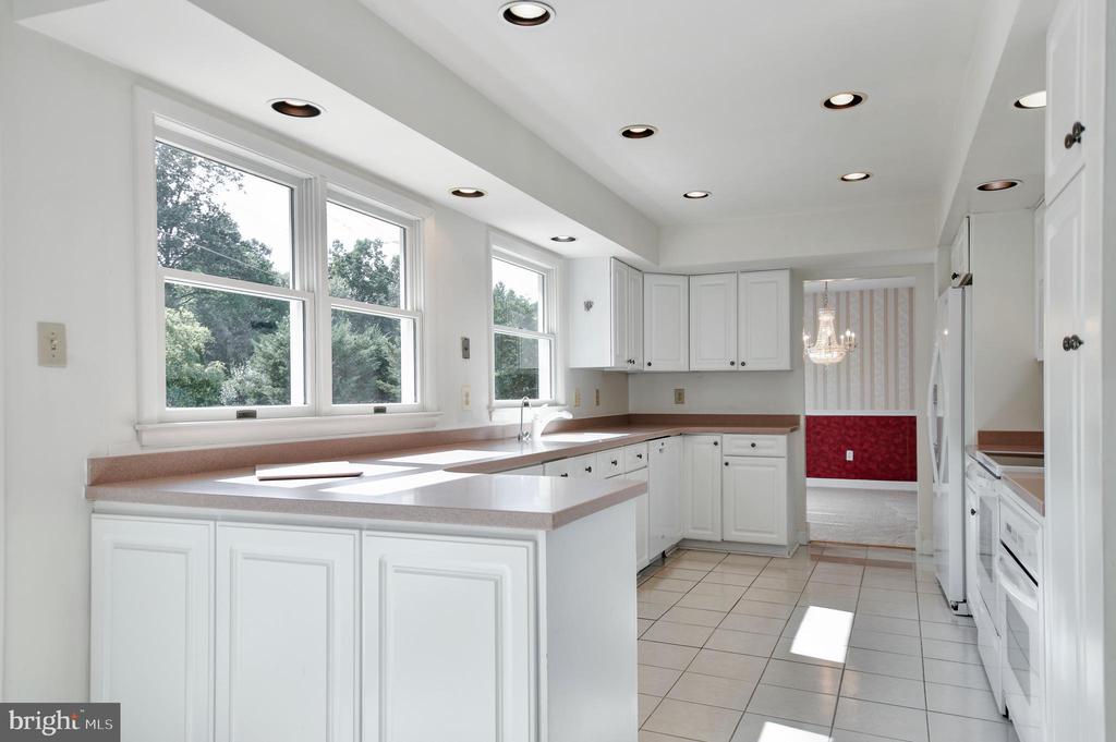 2310 Malraux Dr