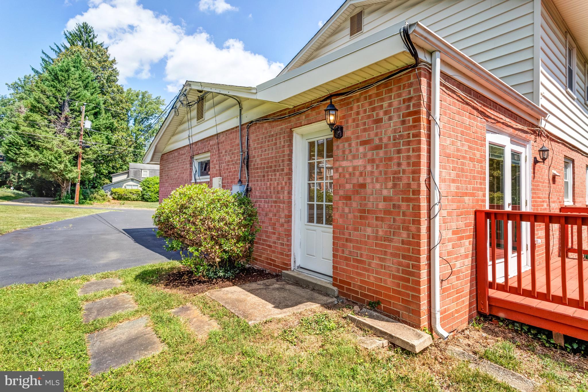 7224 VAN NESS CT