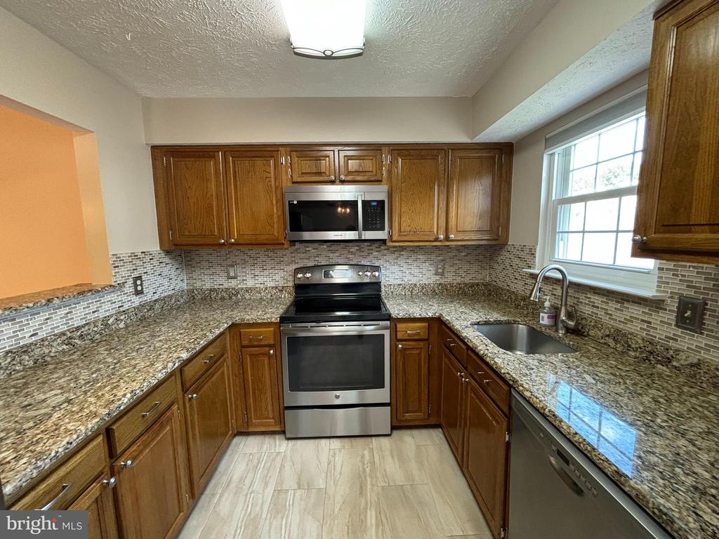13940 NEW BRADDOCK RD