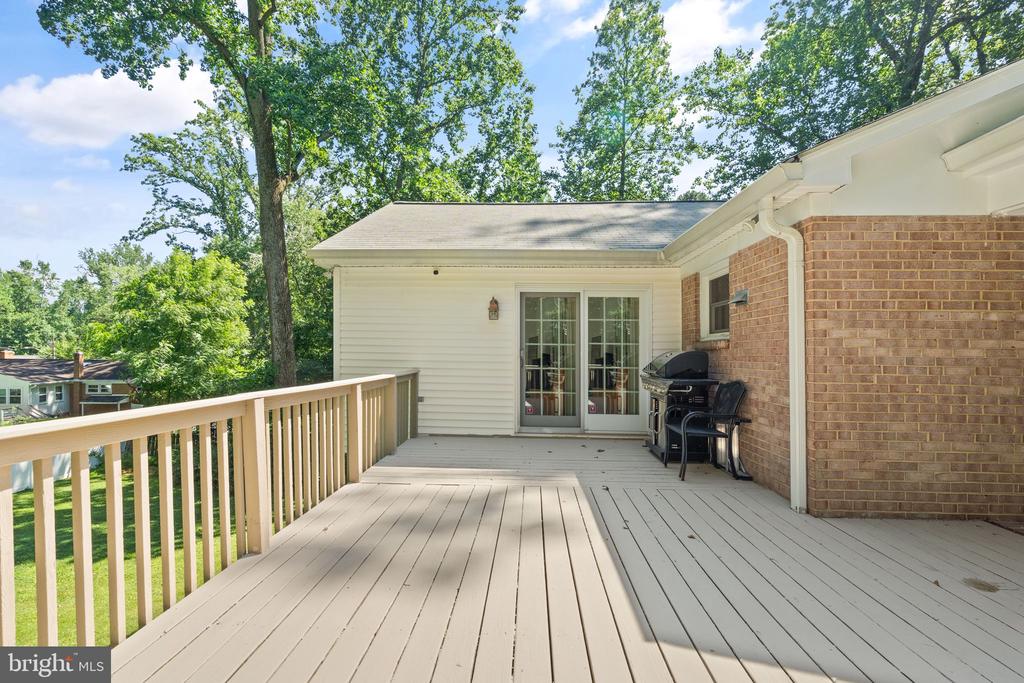 4821 Village Dr