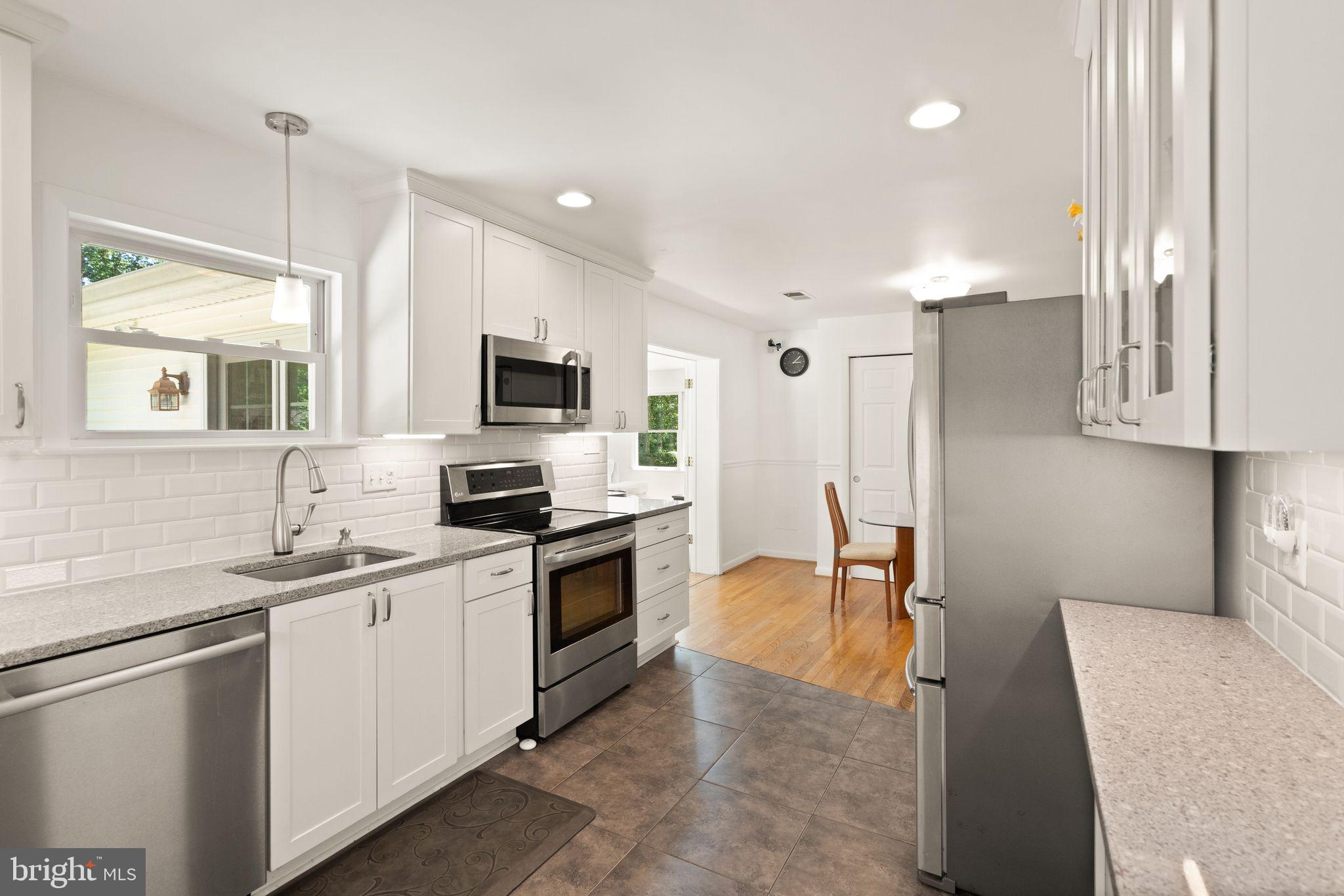 4821 Village Dr
