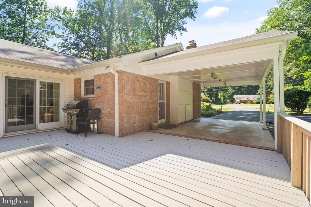 4821 Village Dr