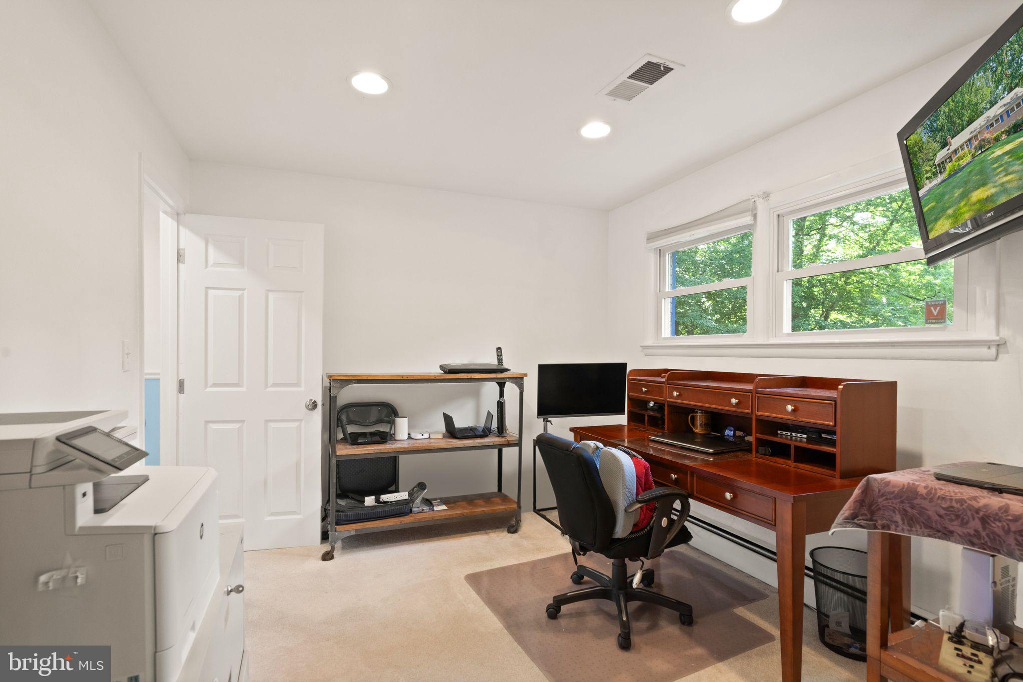 4821 Village Dr