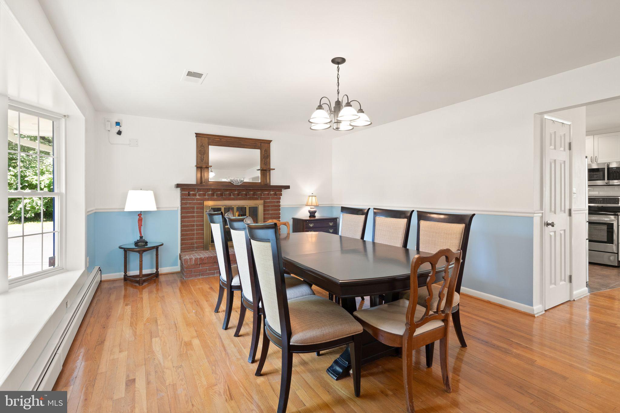 4821 Village Dr