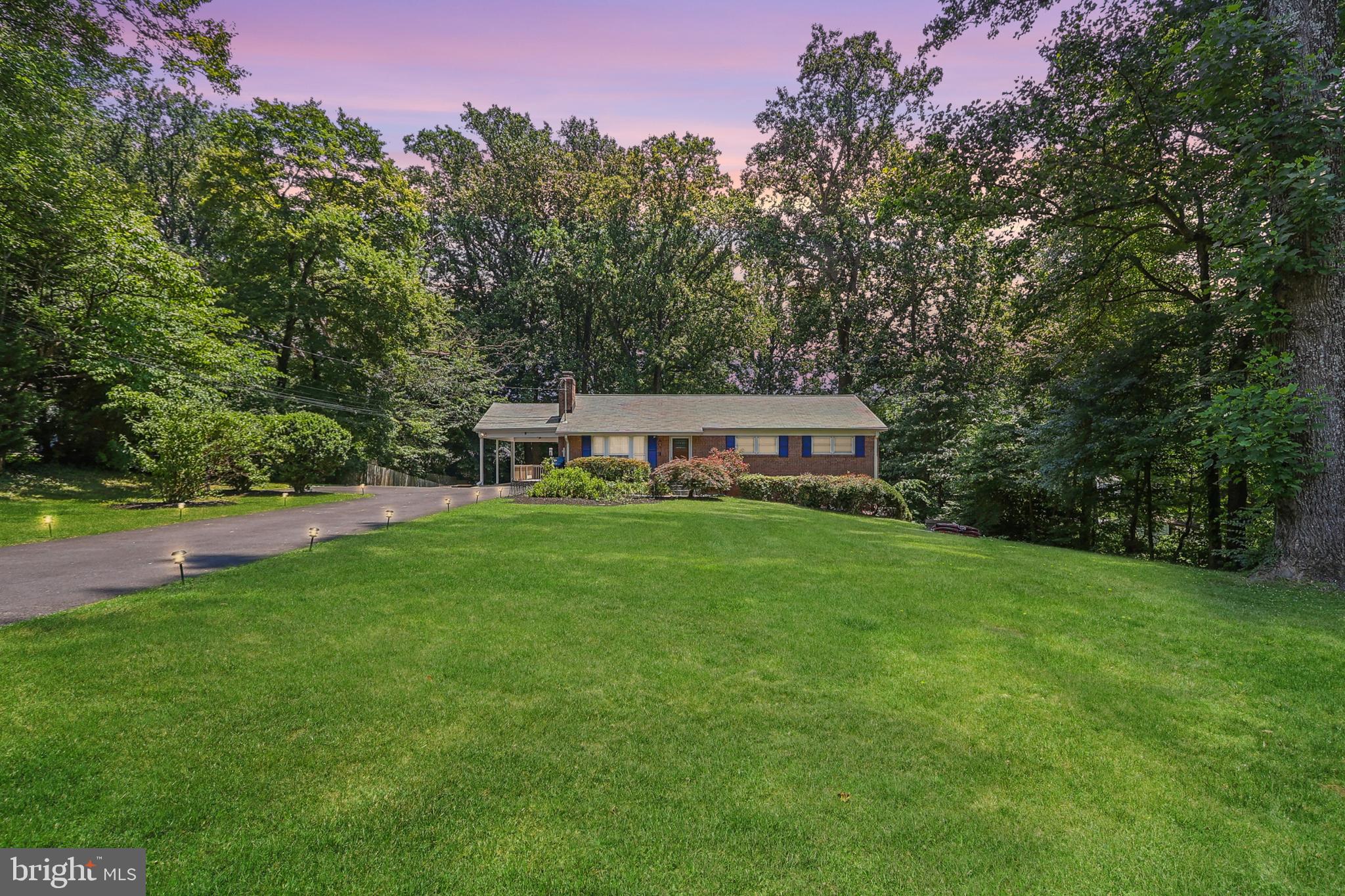 4821 Village Dr