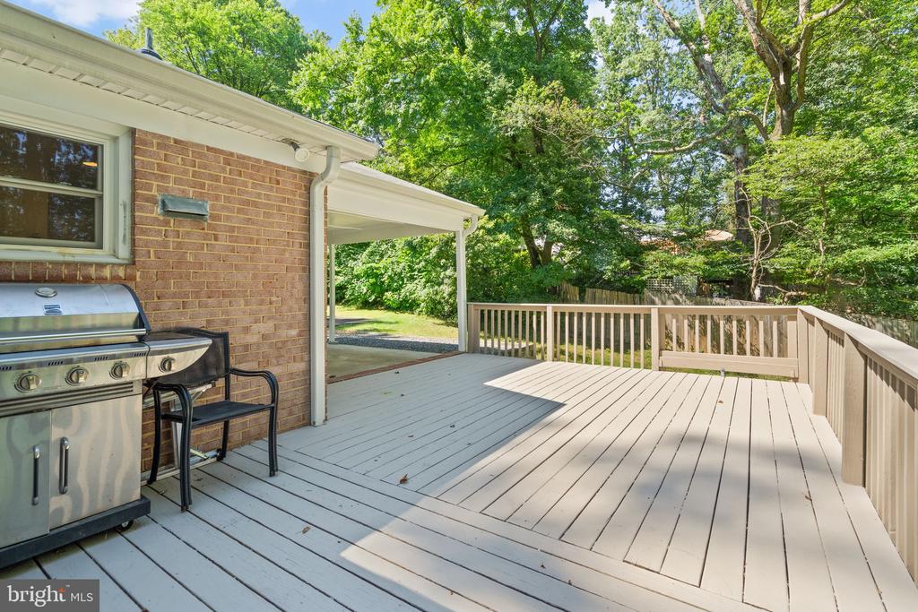 4821 Village Dr