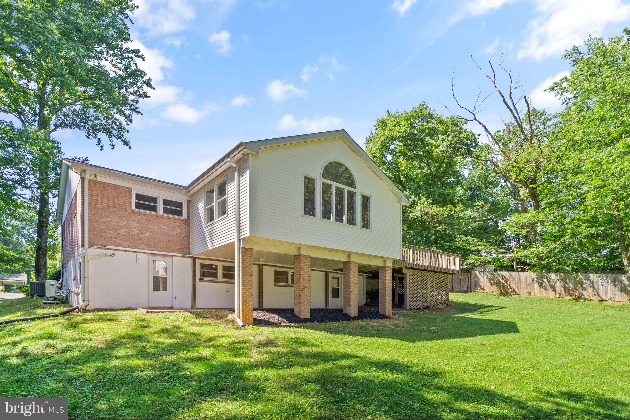 4821 Village Dr