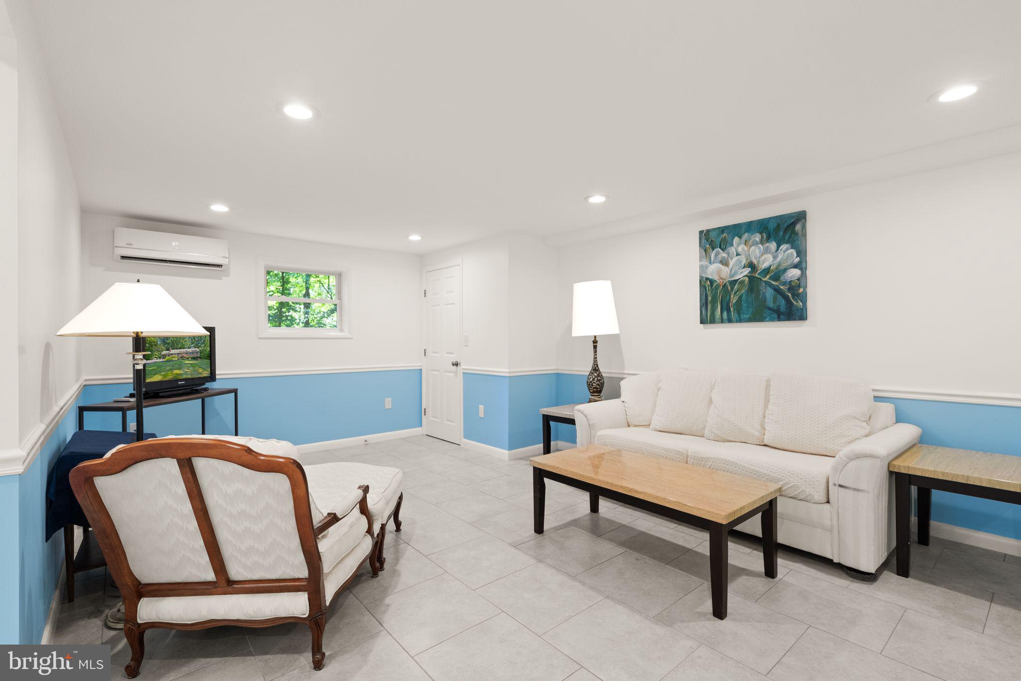 4821 Village Dr