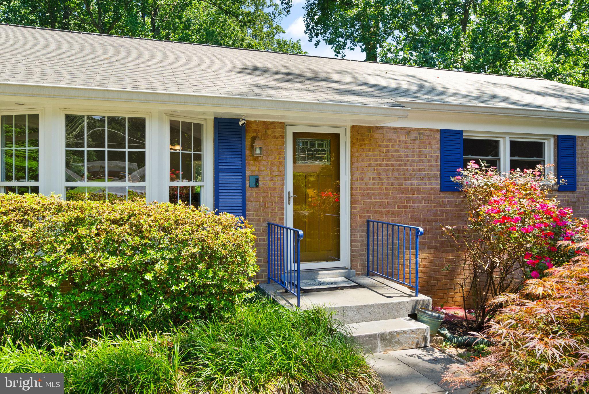 4821 Village Dr