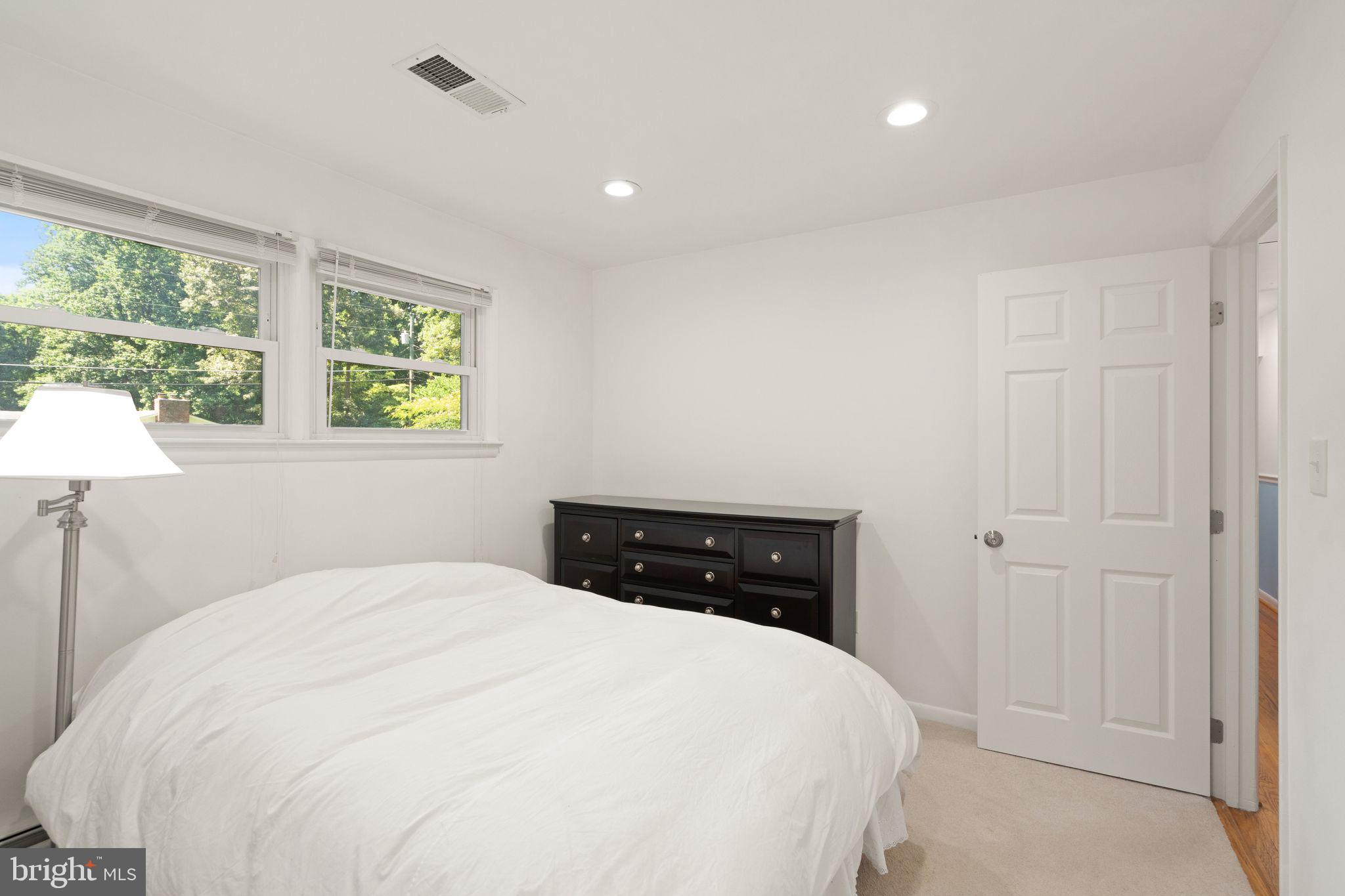 4821 Village Dr