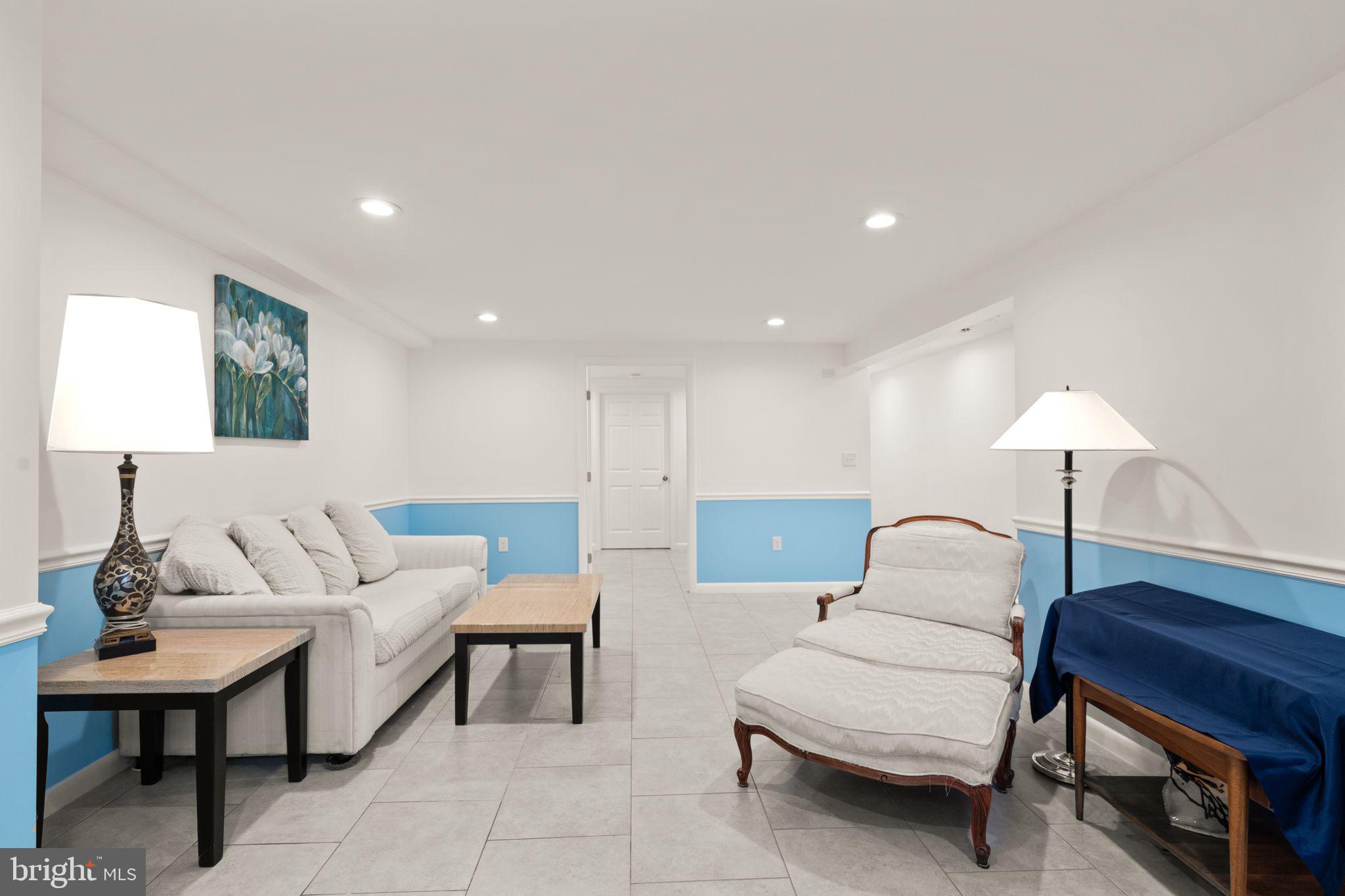 4821 Village Dr