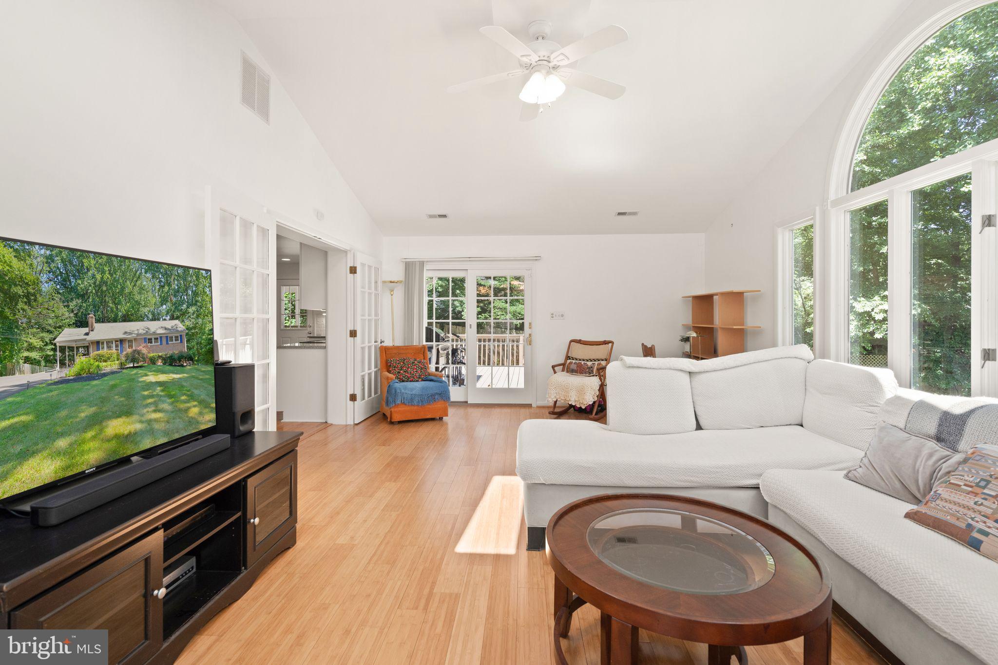 4821 Village Dr