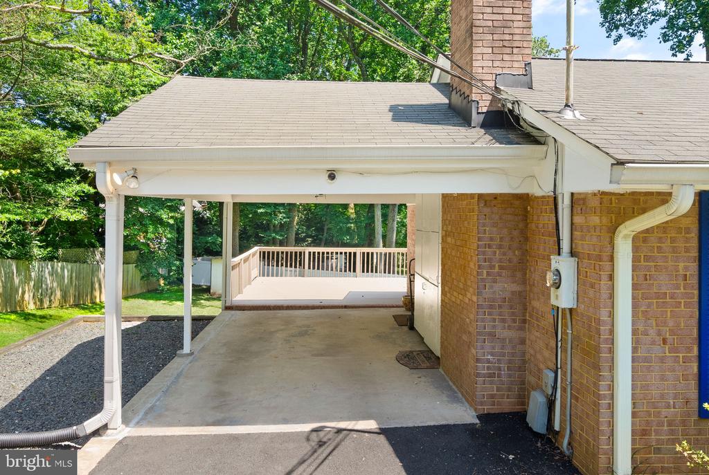 4821 Village Dr