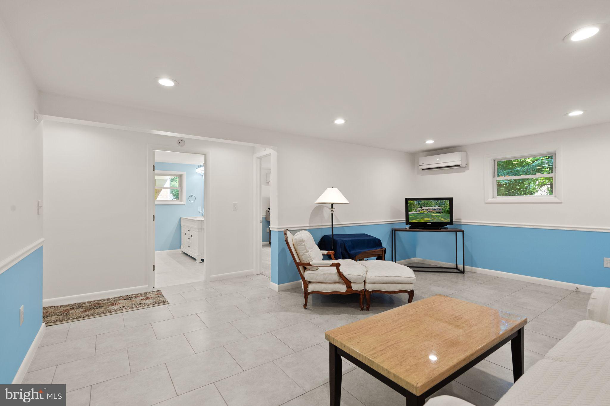 4821 Village Dr