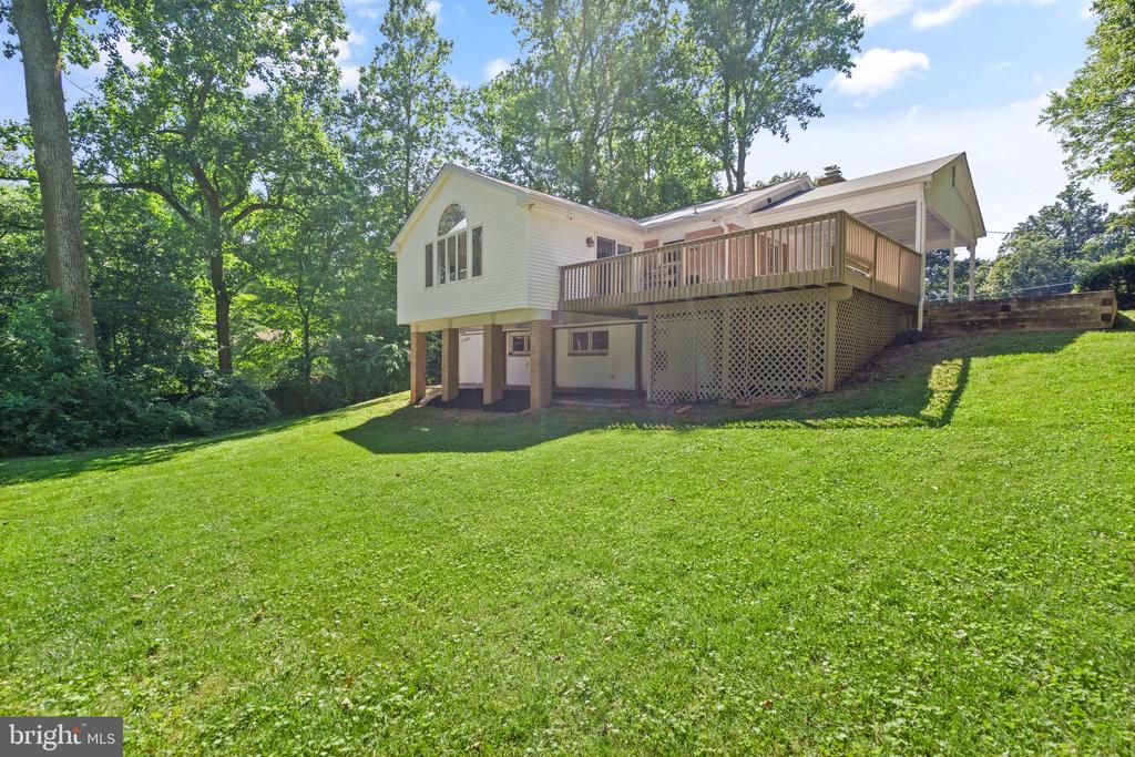 4821 Village Dr