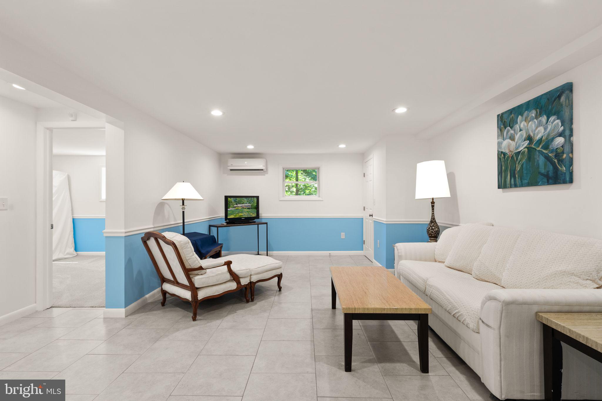 4821 Village Dr