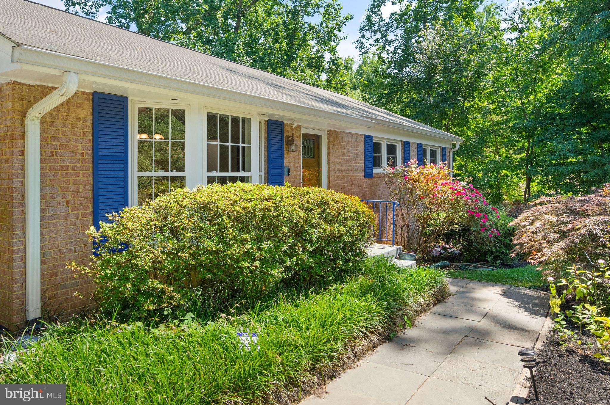 4821 Village Dr