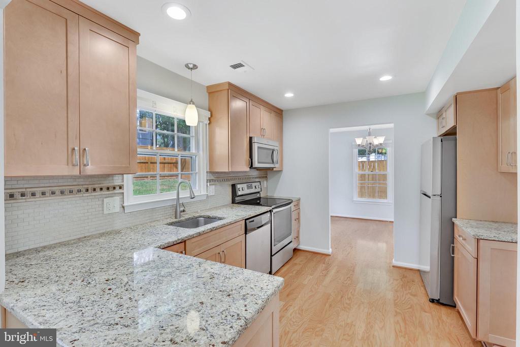 1305 Lopp Ct
