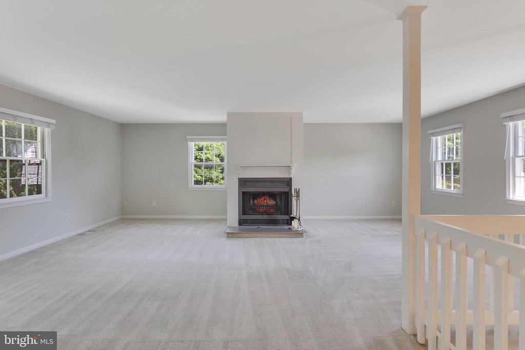 1305 Lopp Ct