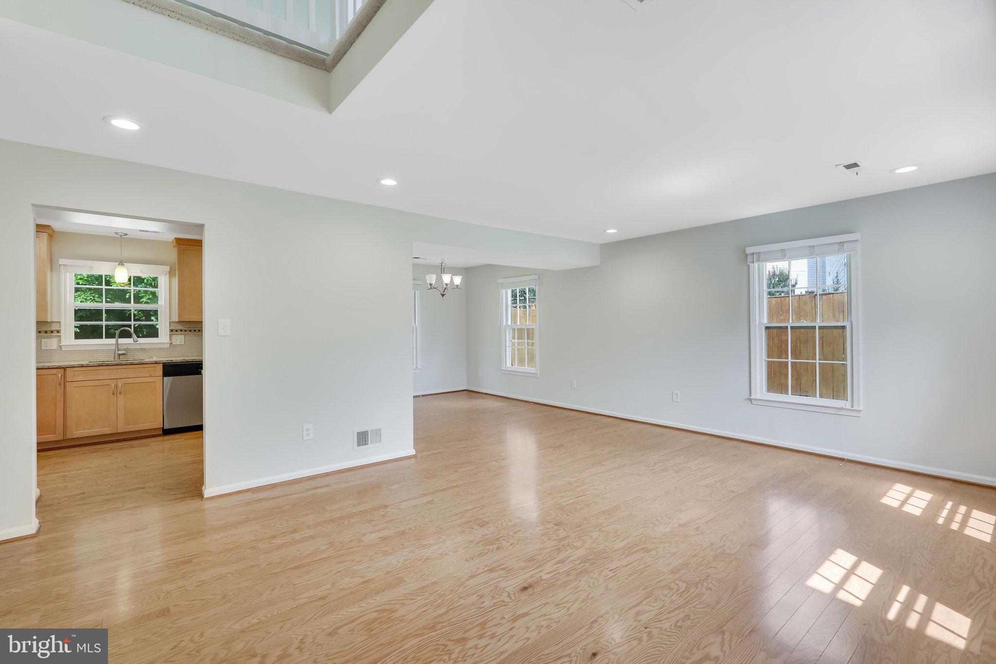 1305 Lopp Ct