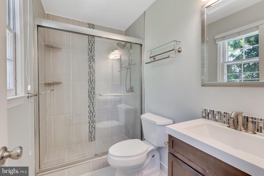 1305 Lopp Ct