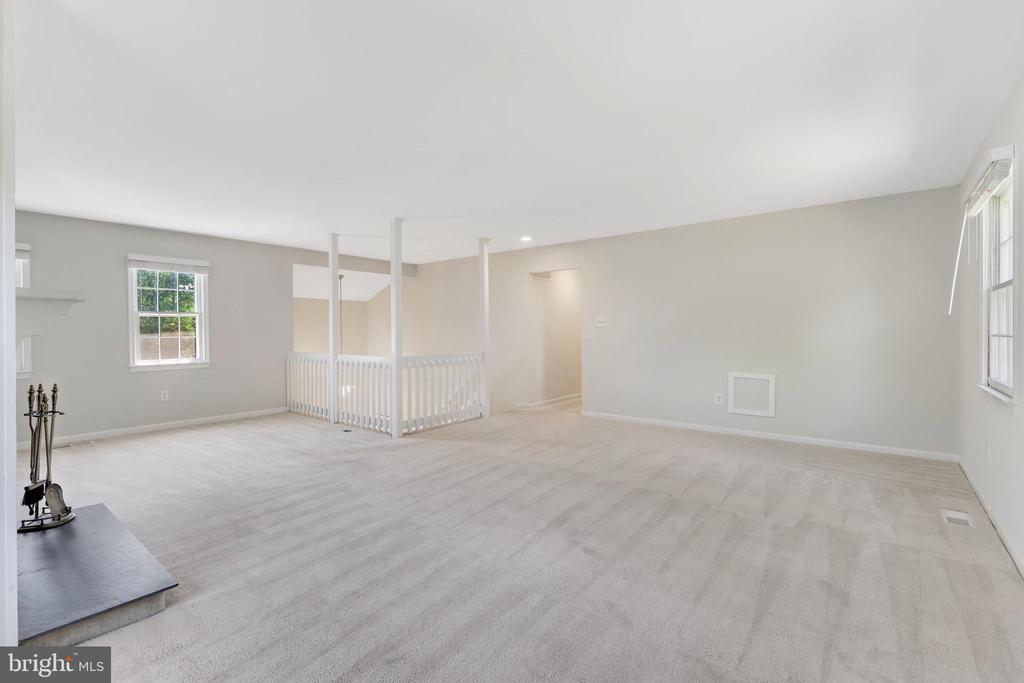 1305 Lopp Ct