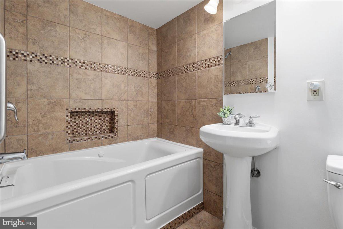 1951 Sagewood Ln #Lc4