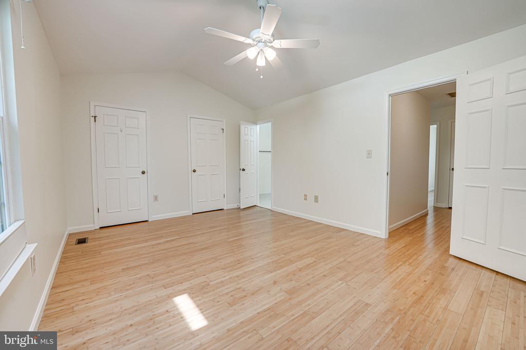 5927 HEATHERWOOD CT