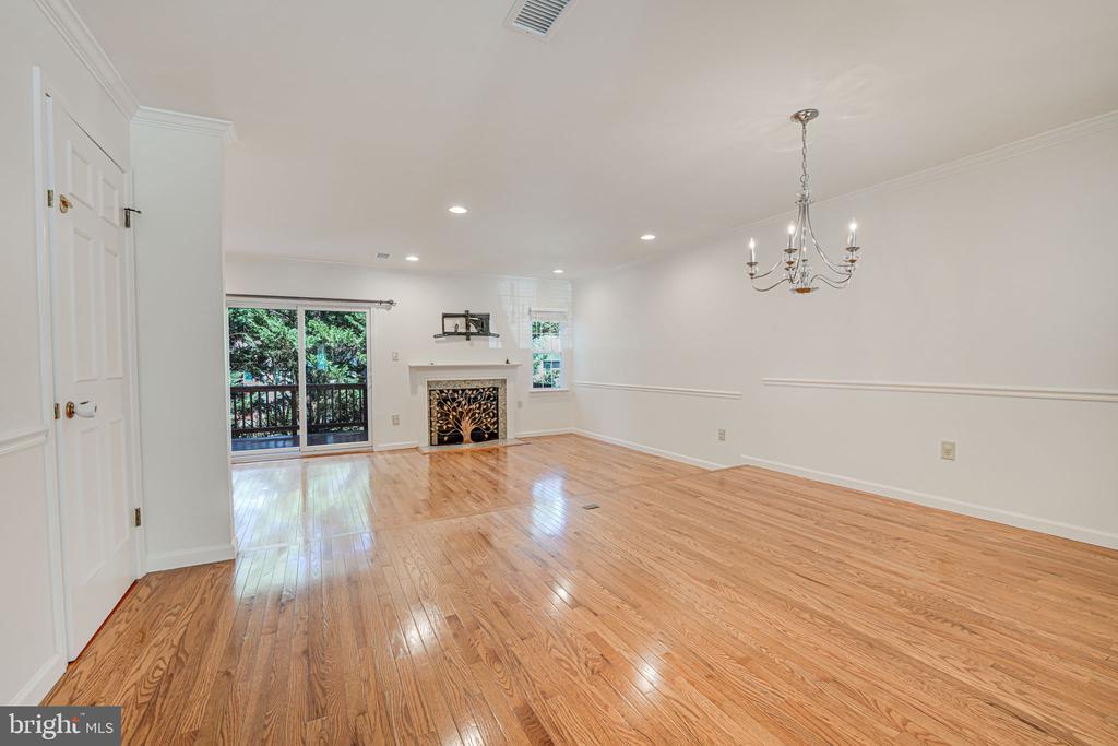 5927 HEATHERWOOD CT