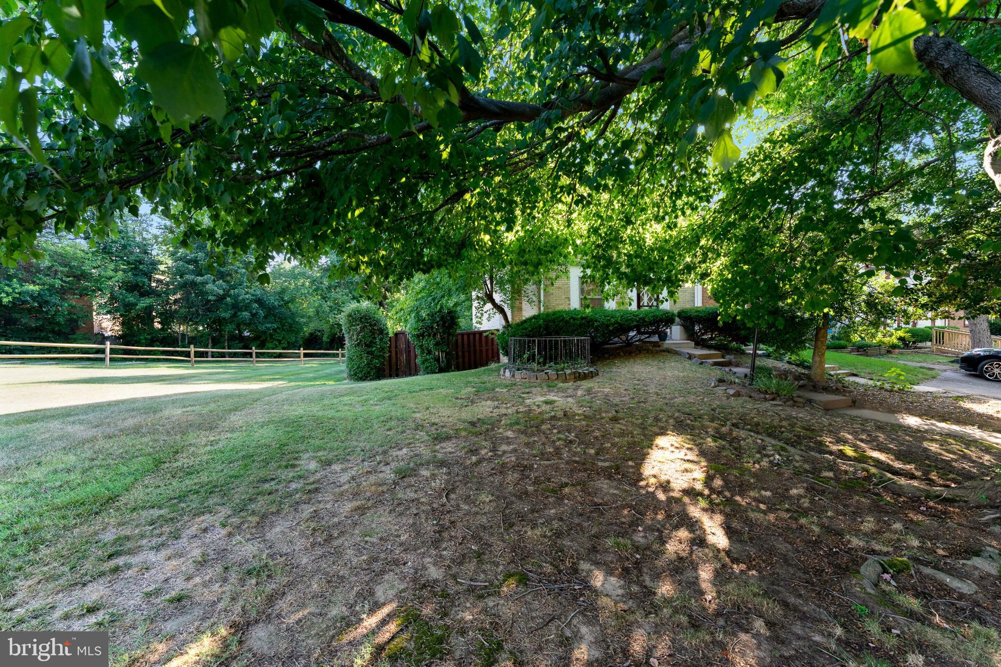 6318 Paddington Ln
