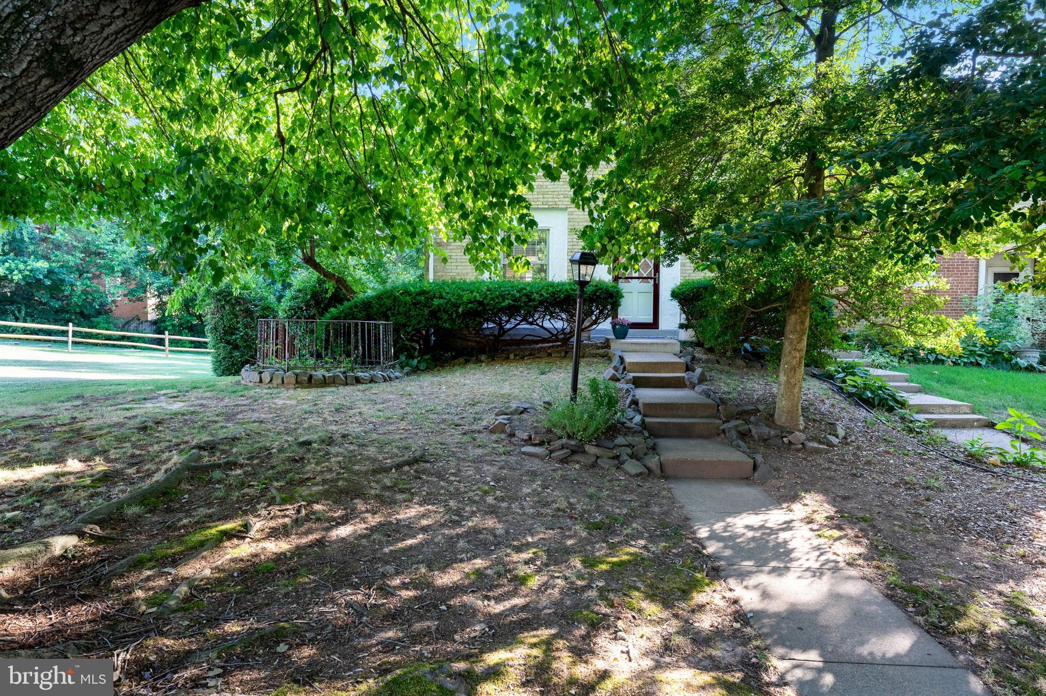 6318 Paddington Ln