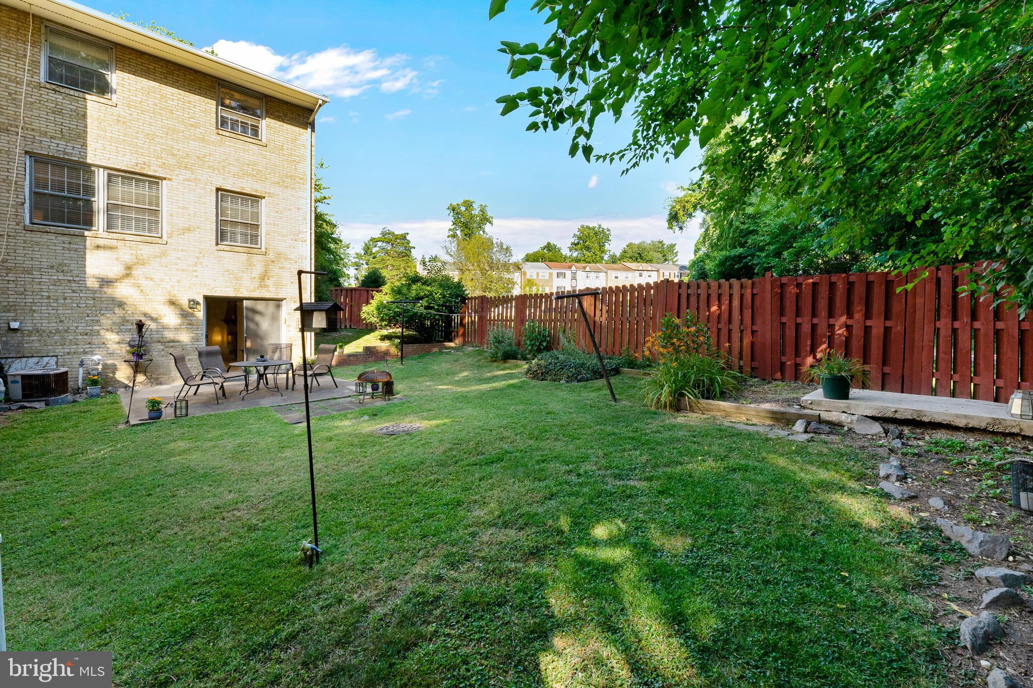 6318 Paddington Ln