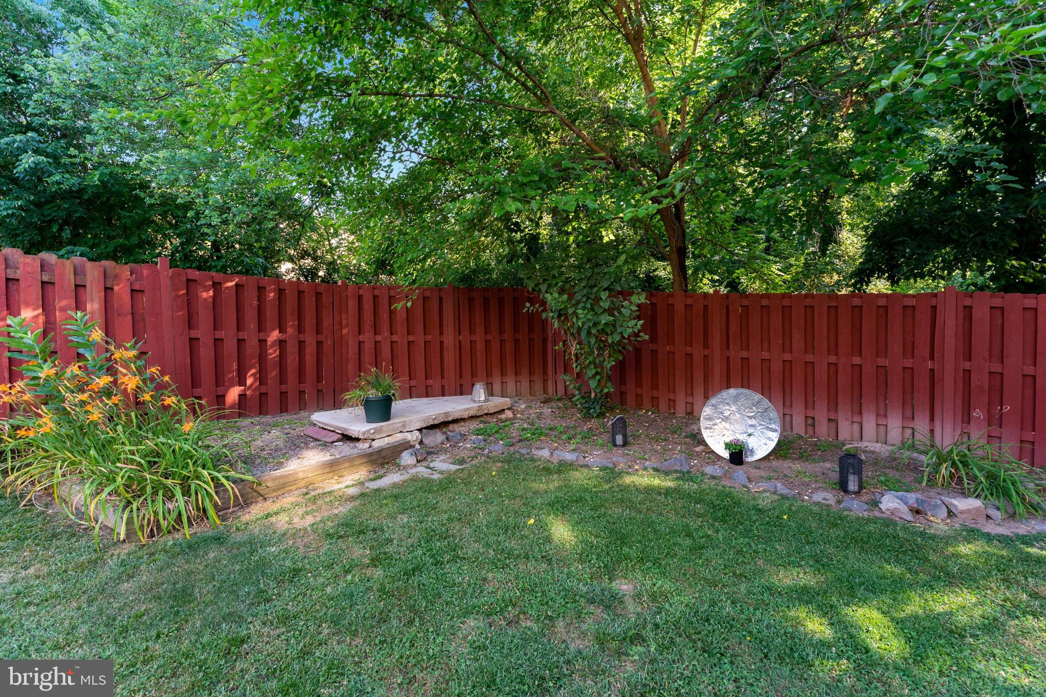6318 Paddington Ln
