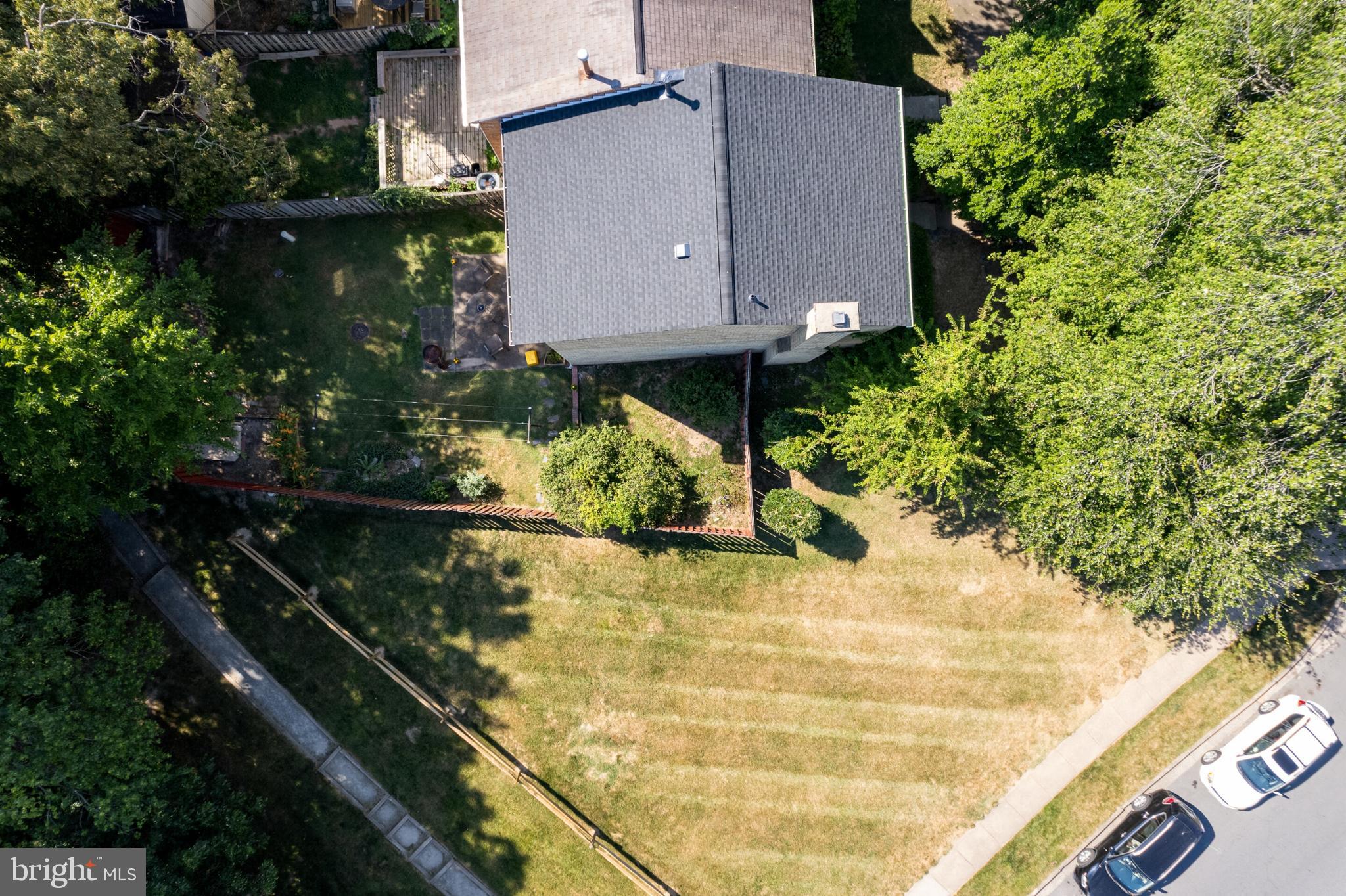 6318 Paddington Ln