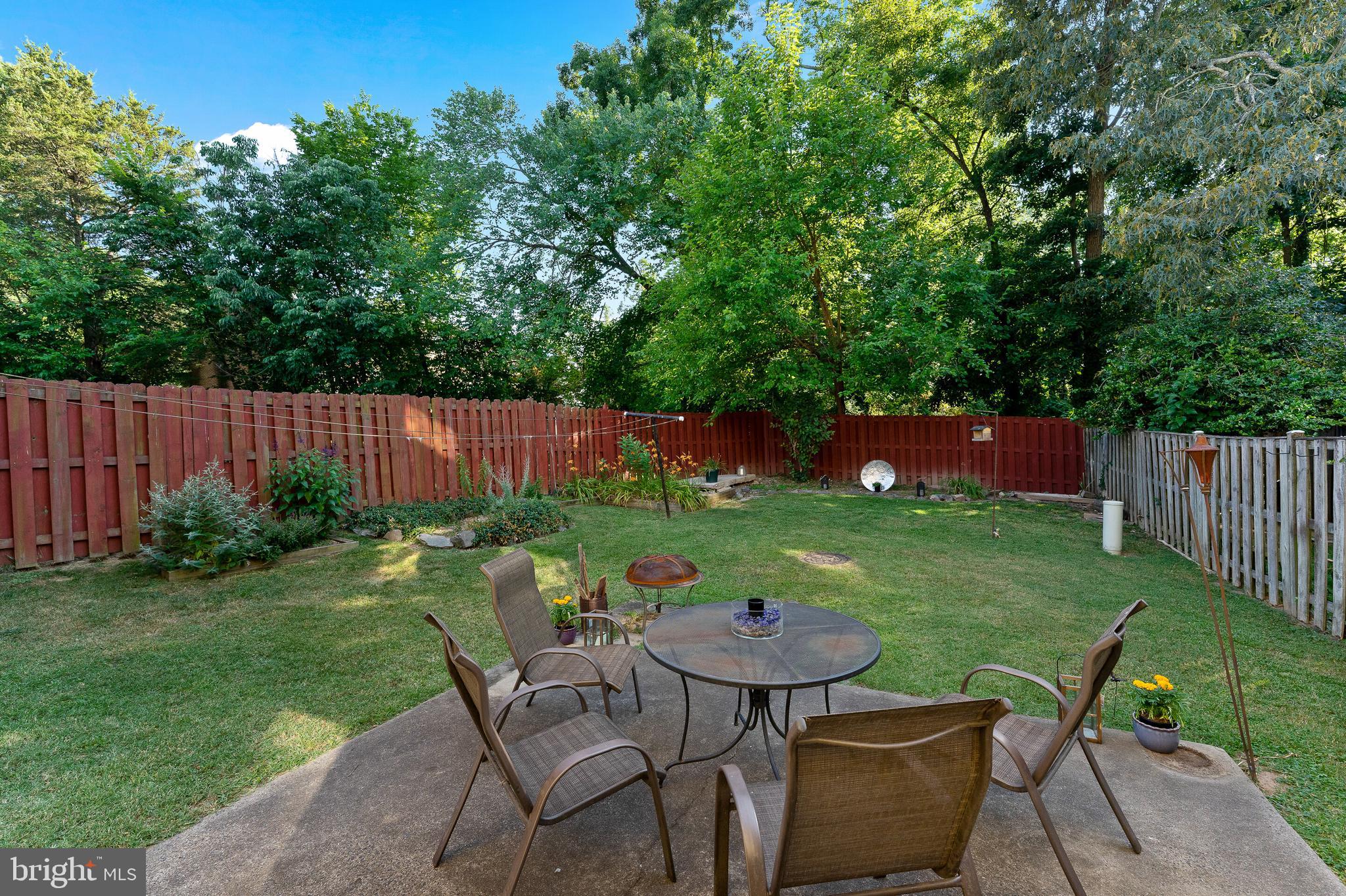 6318 Paddington Ln
