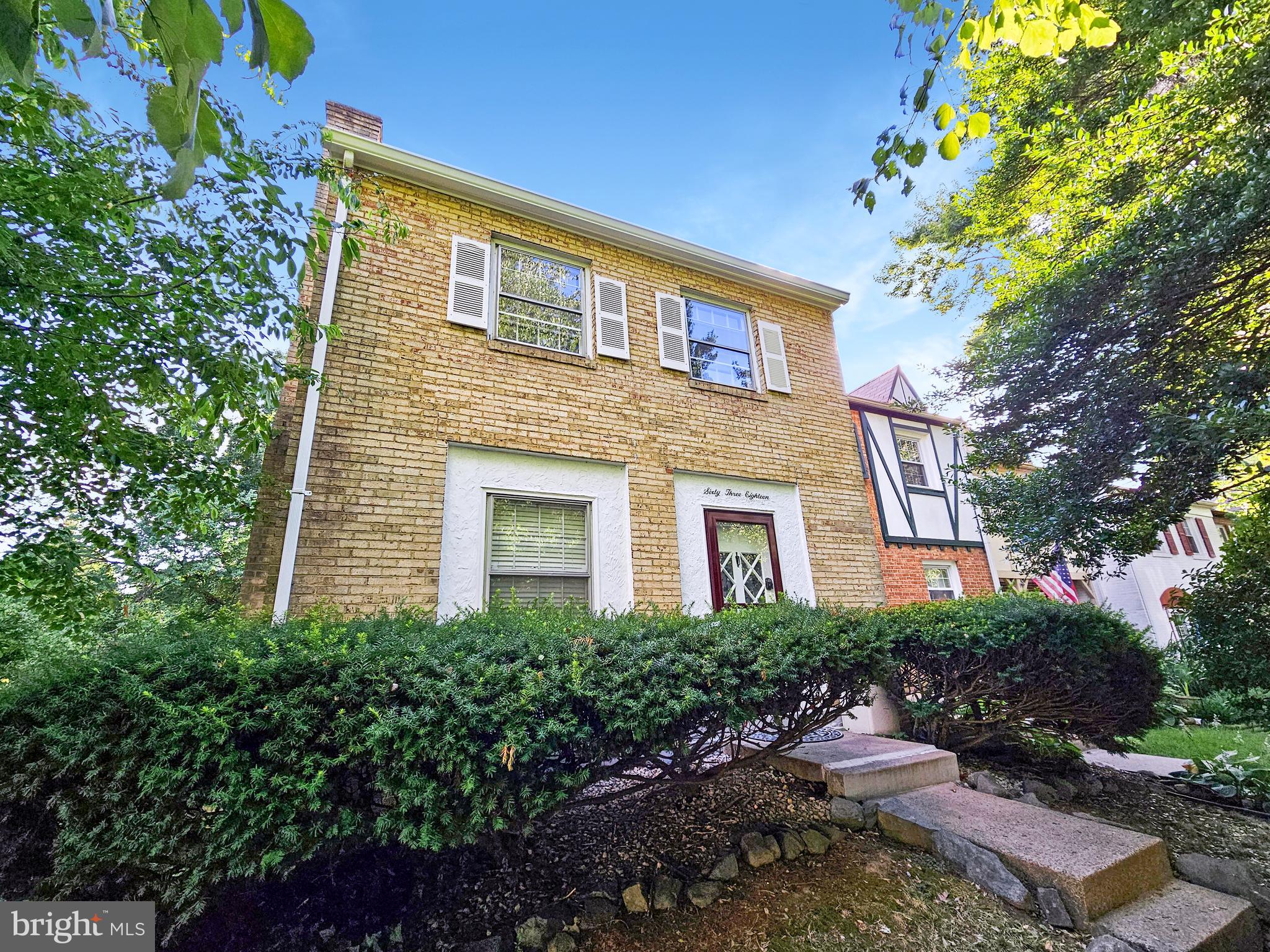6318 Paddington Ln