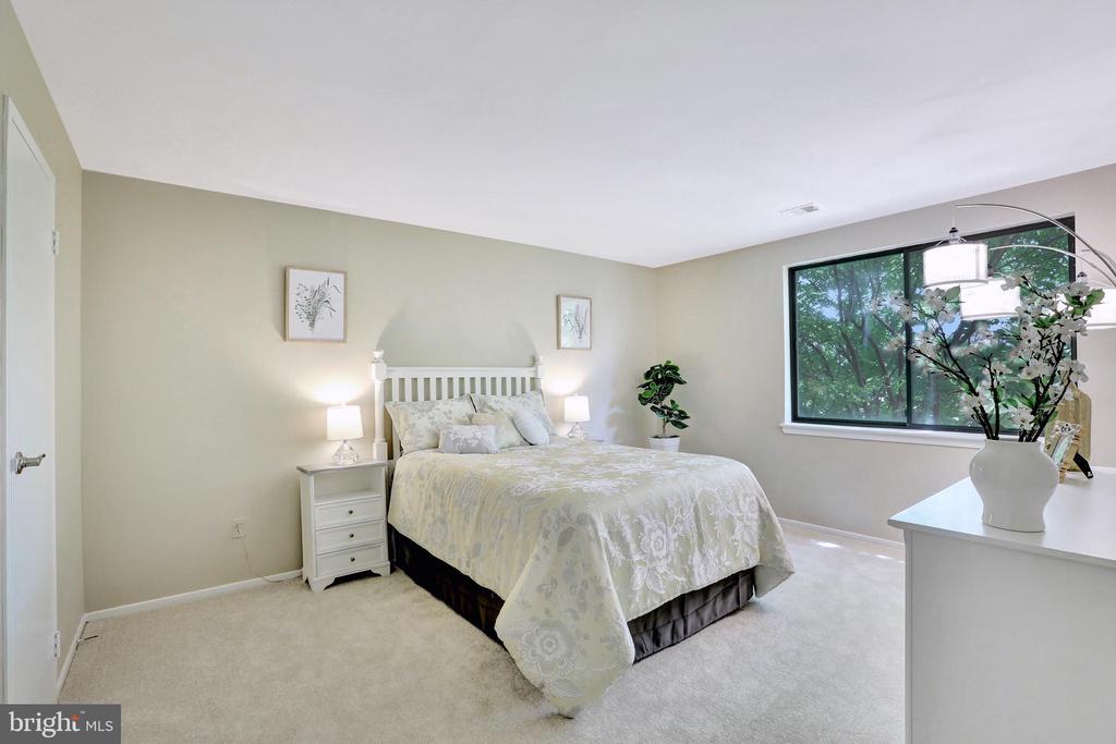 2817 Jermantown Rd #205