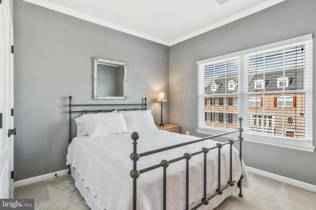 12561 Royal Wolf Pl
