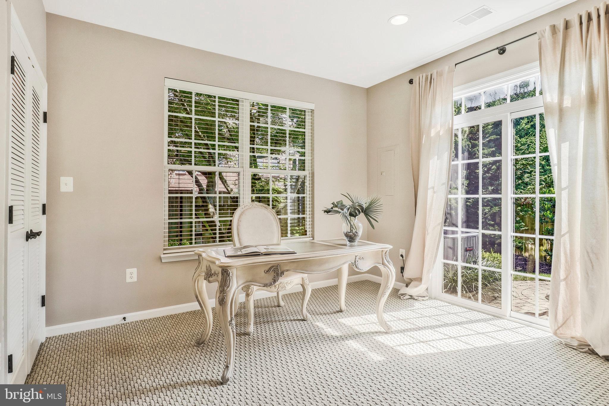 12561 Royal Wolf Pl