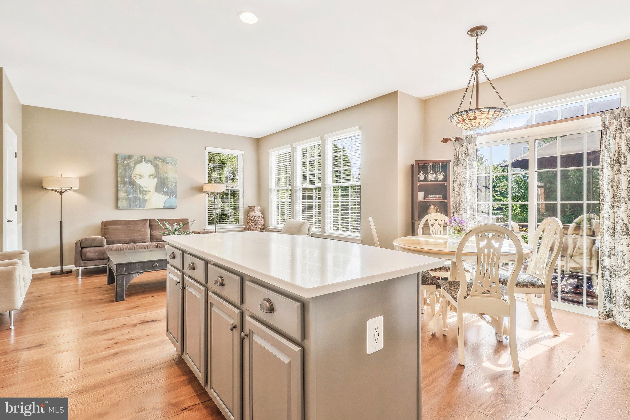 12561 Royal Wolf Pl